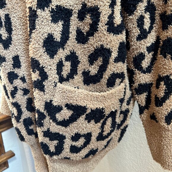 Barefoot Dreams Leopard Print Cardigan Size Large - Picture 4 of 6